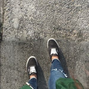 Vans authentic black and white